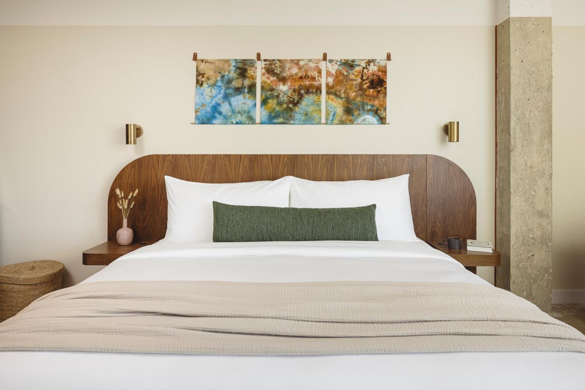 Two-Bedroom Suite,1501222135:JPEG