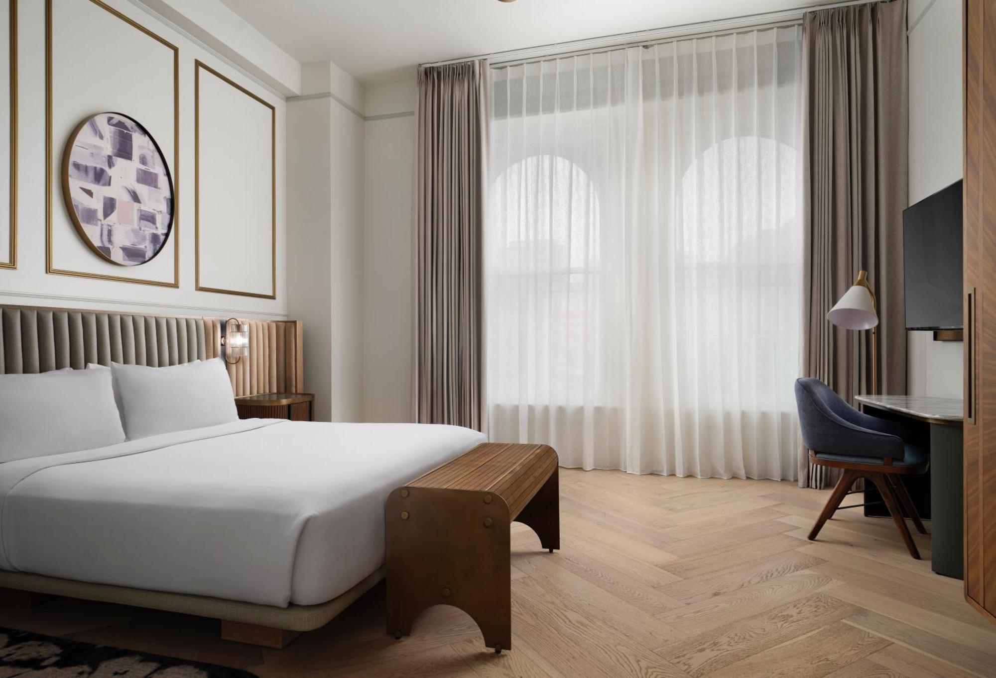 One-Bedroom King Suite