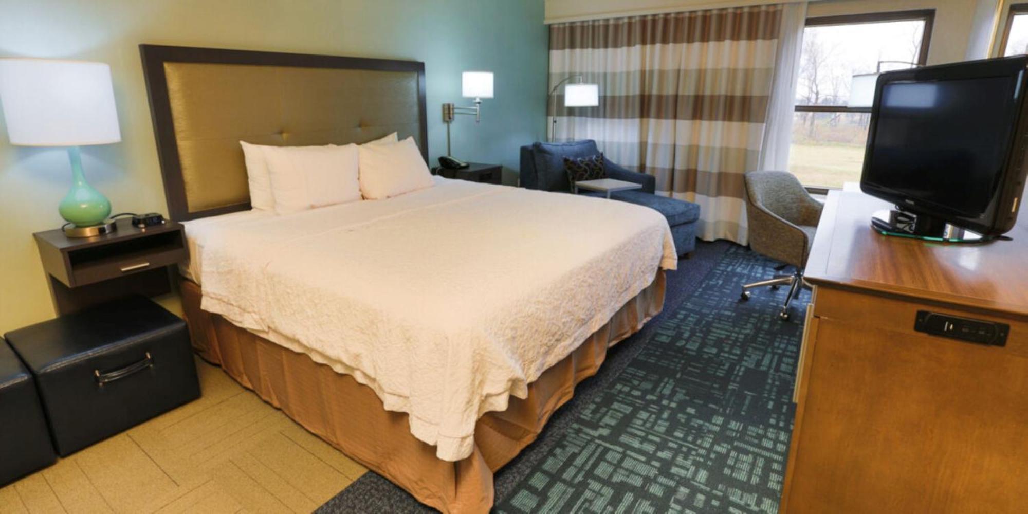 One-Bedroom Queen Suite with Two Queen Beds - Non-Smoking