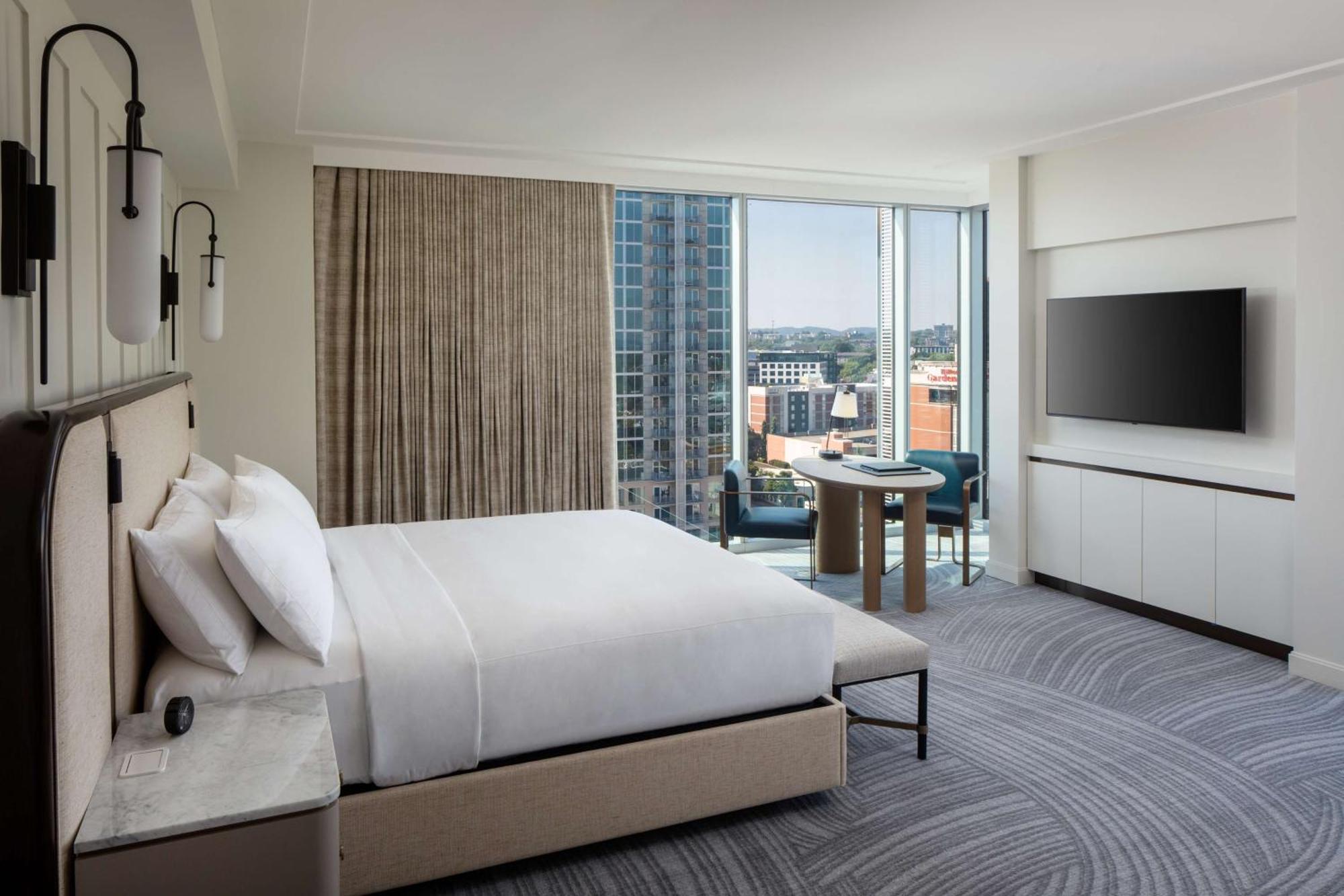 Corner King Room