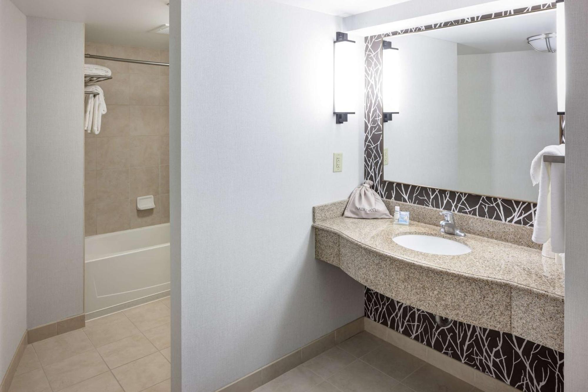 King Room,1552178143:JPEG