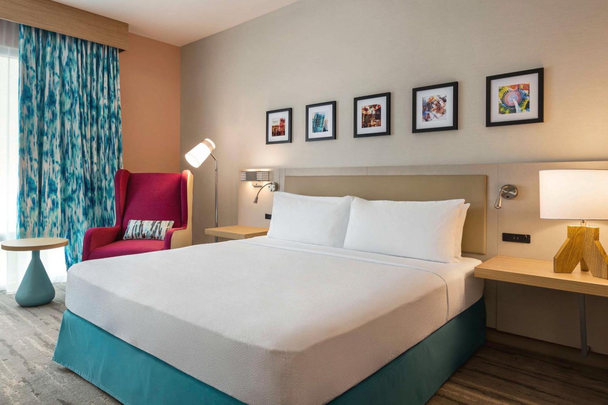 King Room with Bath Tub - Mobility Access