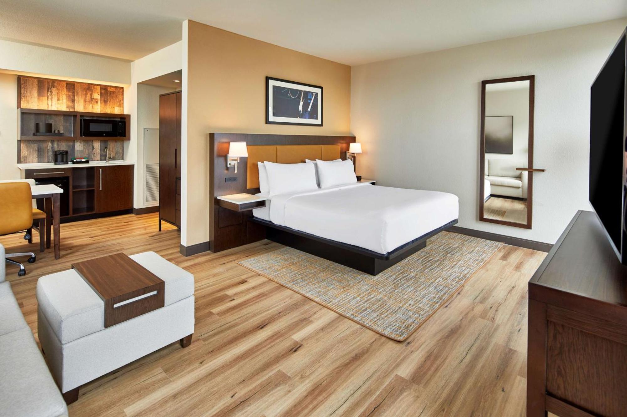King Studio Suite