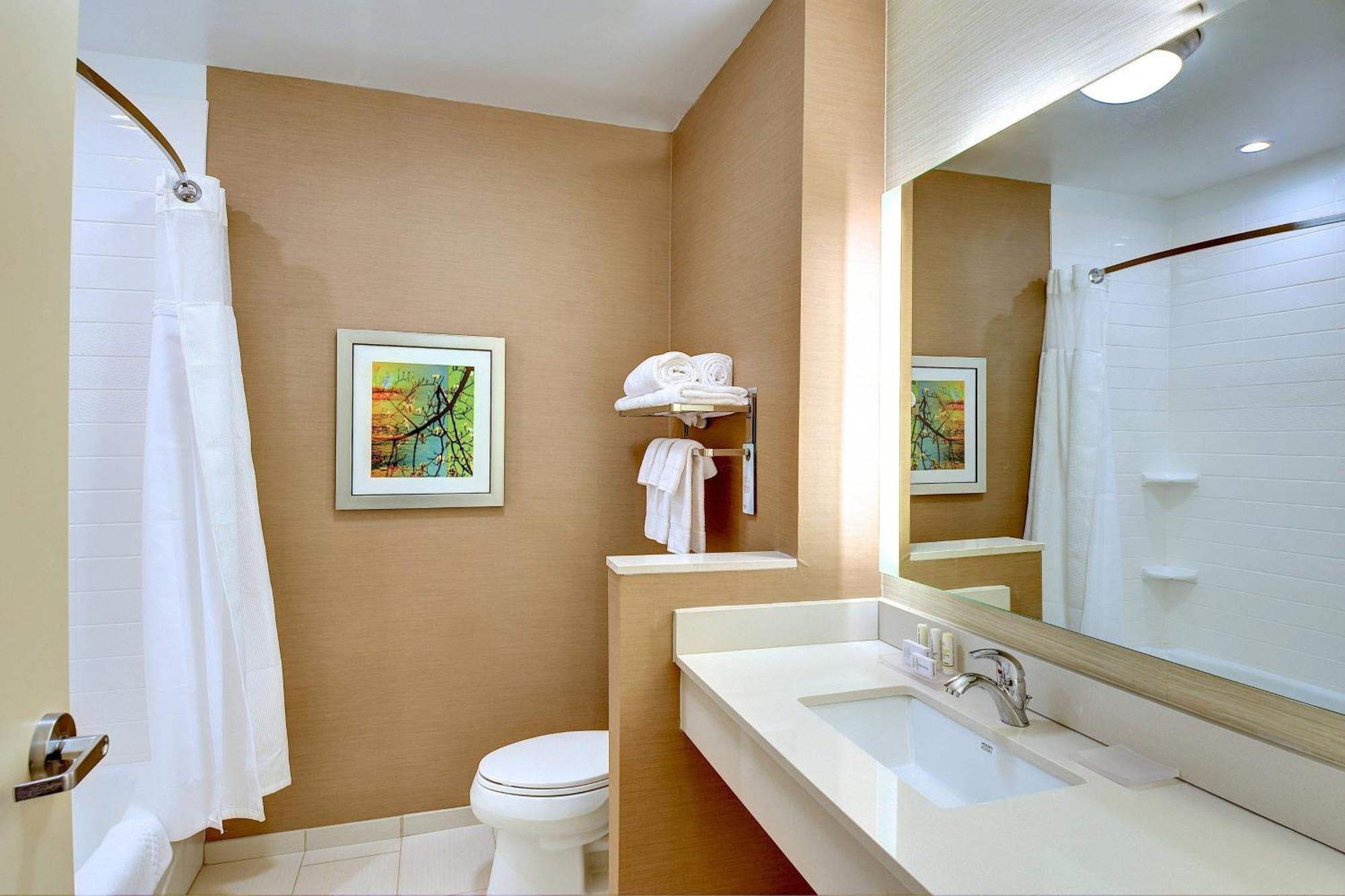 Family Queen Suite with Two Queen Beds, Bathtub and Sofa Bed - Mobility Access/Hearing Accessible