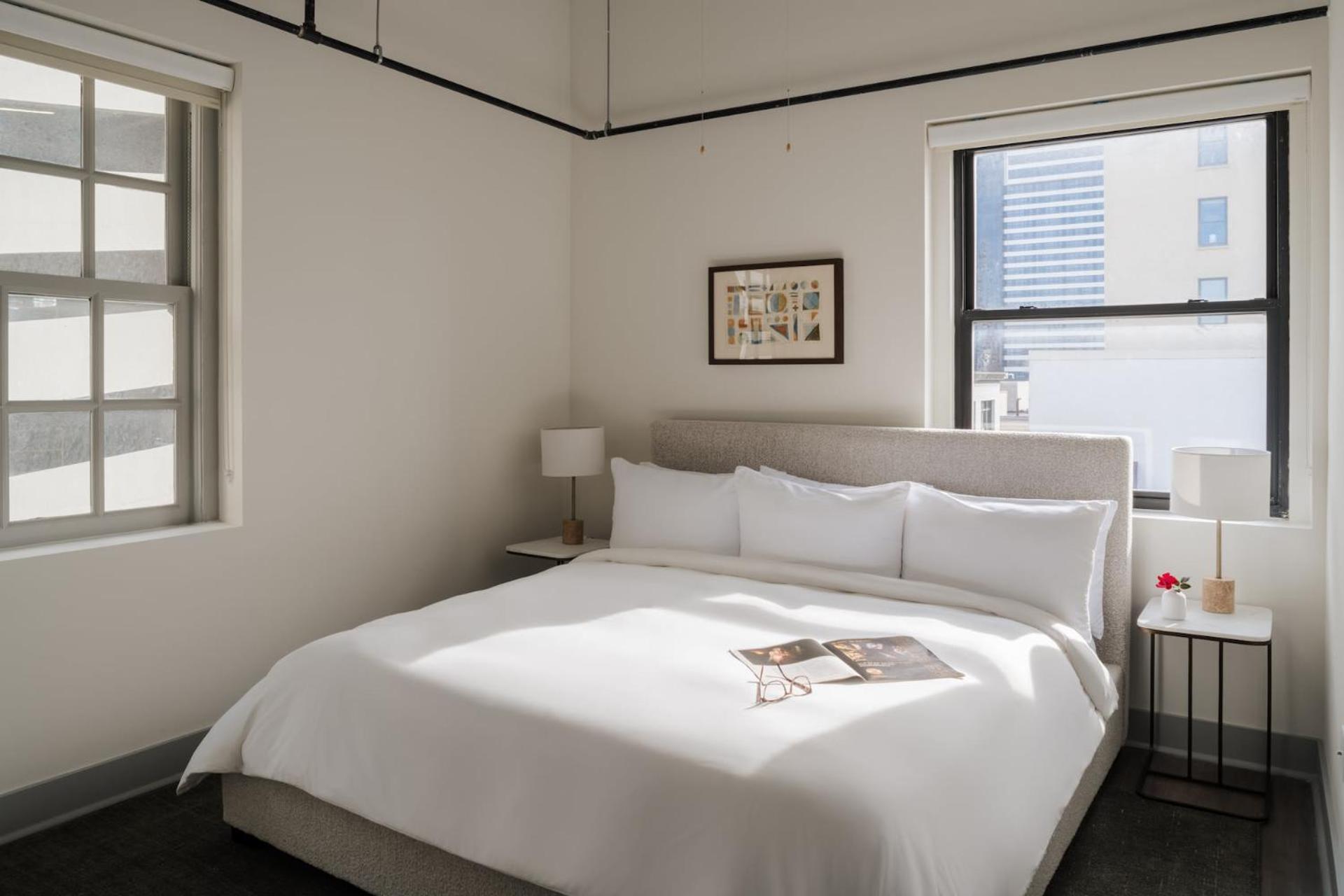 Three-Bedroom Apartment Self Check Virtual Front Desk,1766864682:JPEG