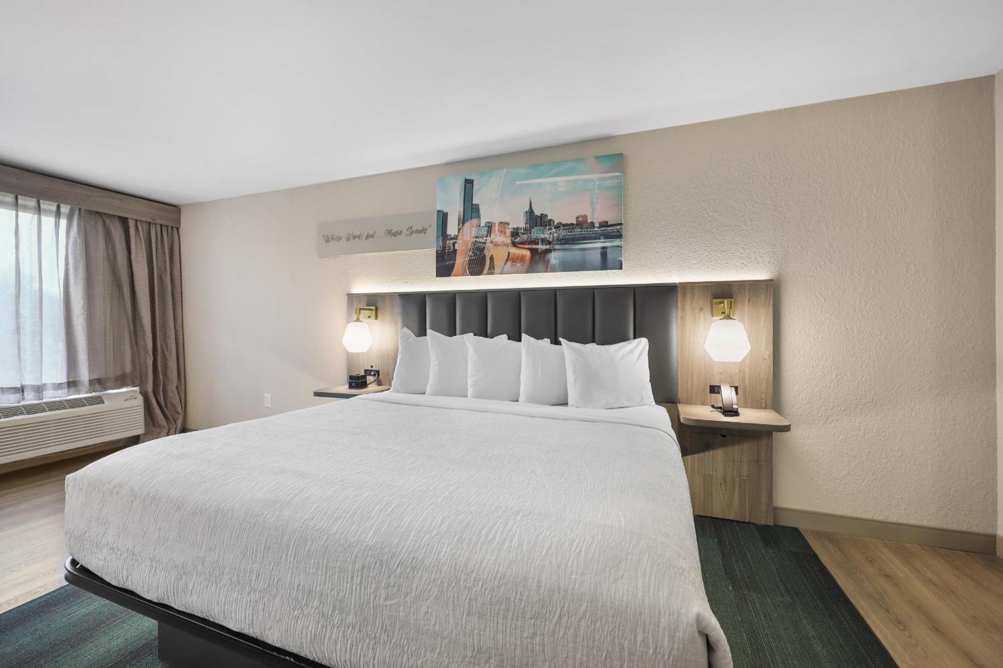 Deluxe King Room