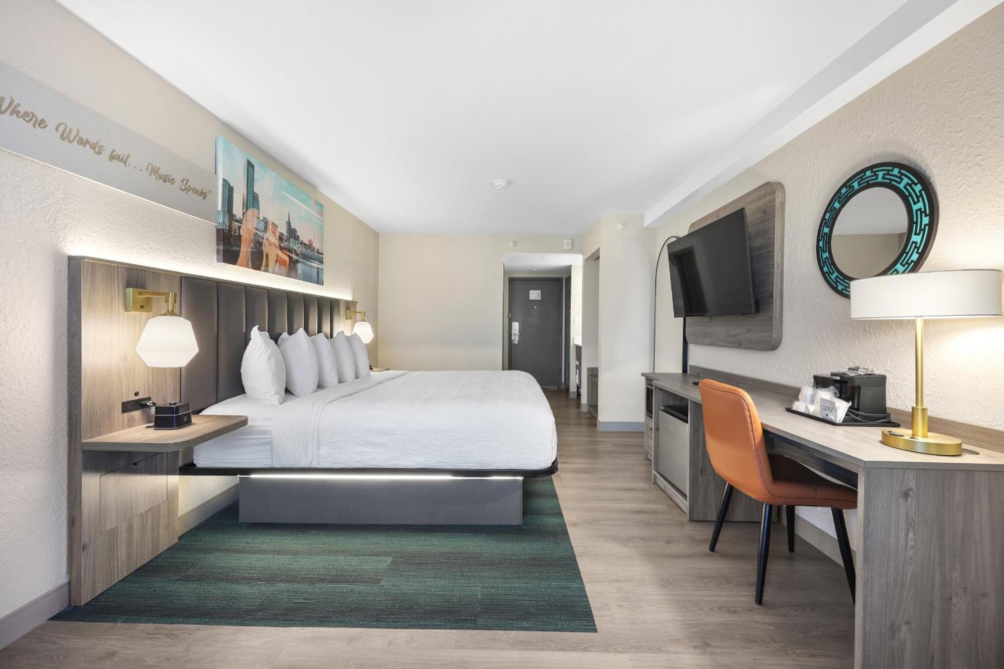 Deluxe King Room