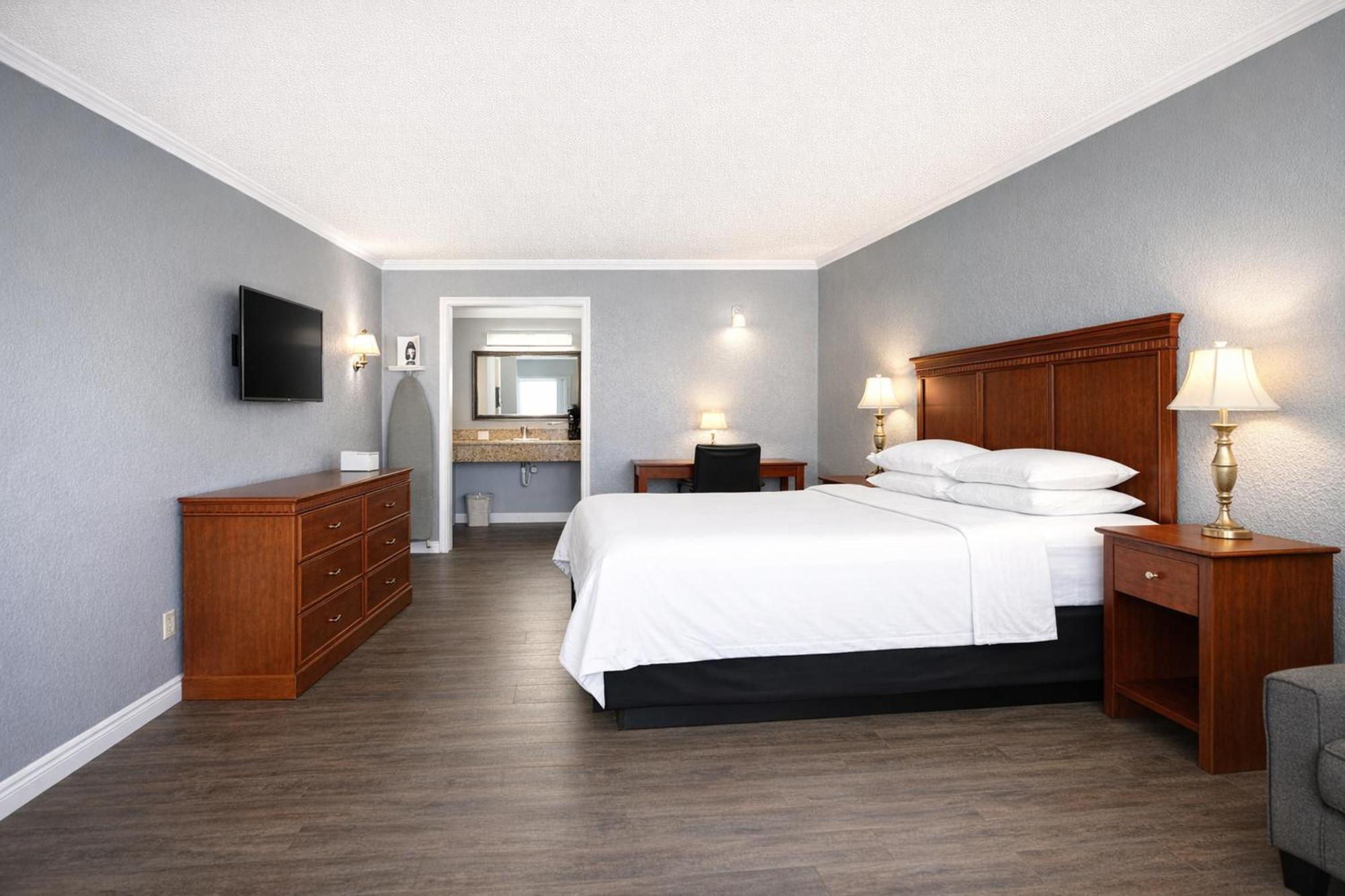 King Room - Non-Smoking