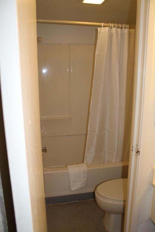 Double Room with Two Double Beds - Smoking