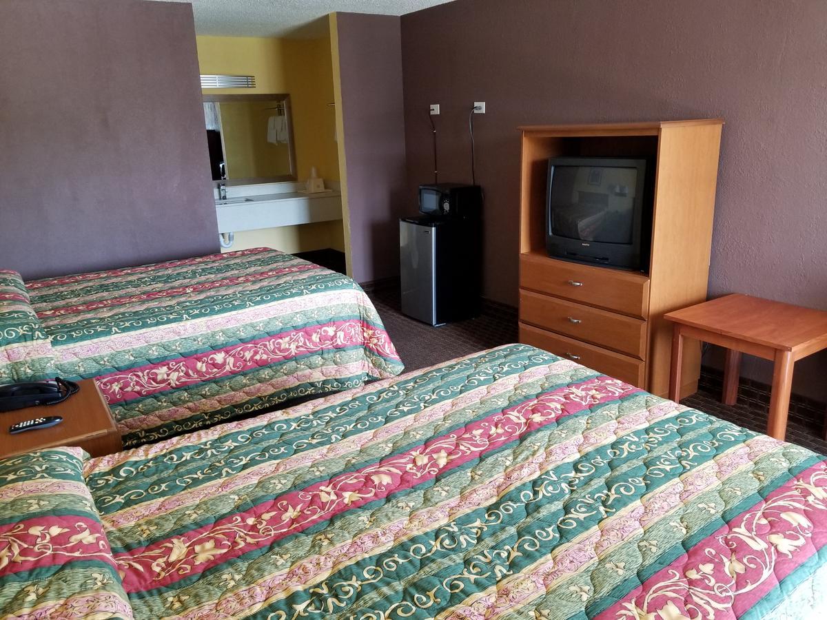 Standard Room with Two Double Beds- Smoking