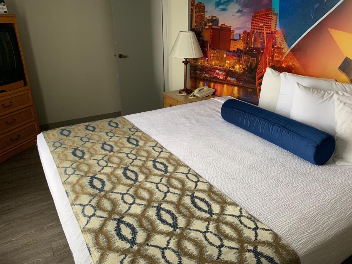 One-Bedroom King Suite - Non-Smoking