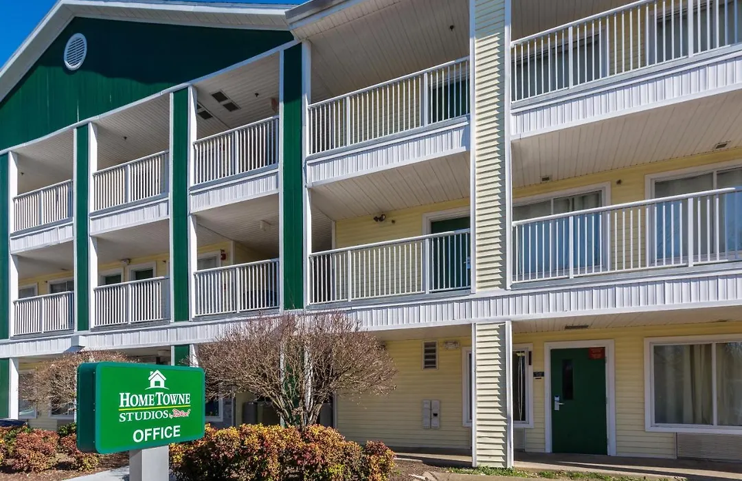 Hometowne Studios By Red Roof Nashville - Airport/Briley Pkwy-1