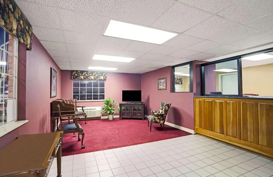 Days Inn By Wyndham Joelton/Nashville-1