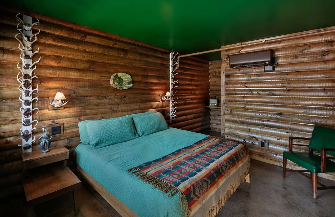 The Dive Motel And Swim Club-1