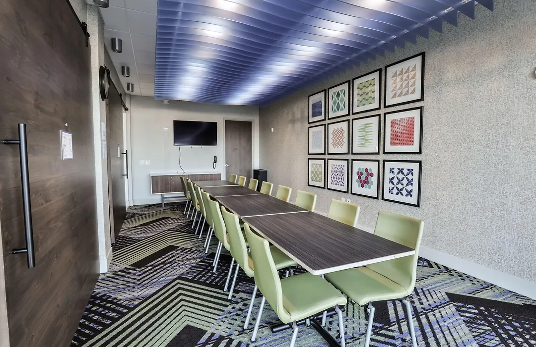 Holiday Inn Express & Suites - Nashville Metrocenter Downtown By Ihg-1