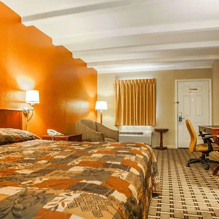 Rodeway Inn Nashville Airport-2