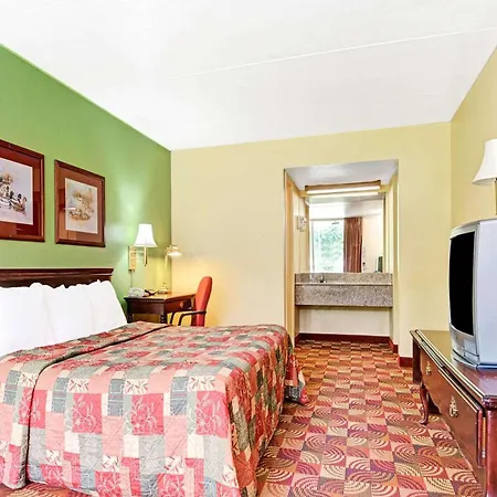 Super 8 By Wyndham Nashville Near Downtown / I-40-3