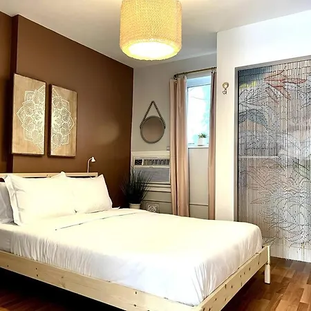 Great Apartment In Weho-3