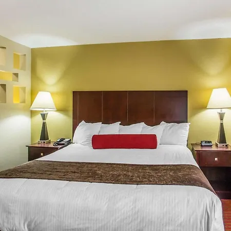 Quality Suites Nashville Airport-2