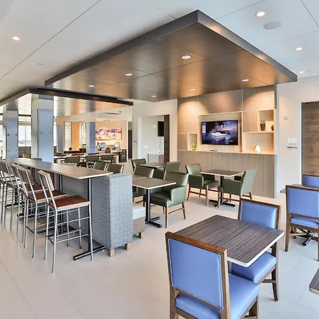 Holiday Inn Express & Suites - Nashville Metrocenter Downtown By Ihg-3