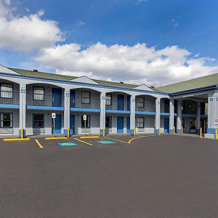 Super 8 By Wyndham Nashville West-3