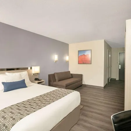 Microtel Inn & Suites By Wyndham Nashville-2